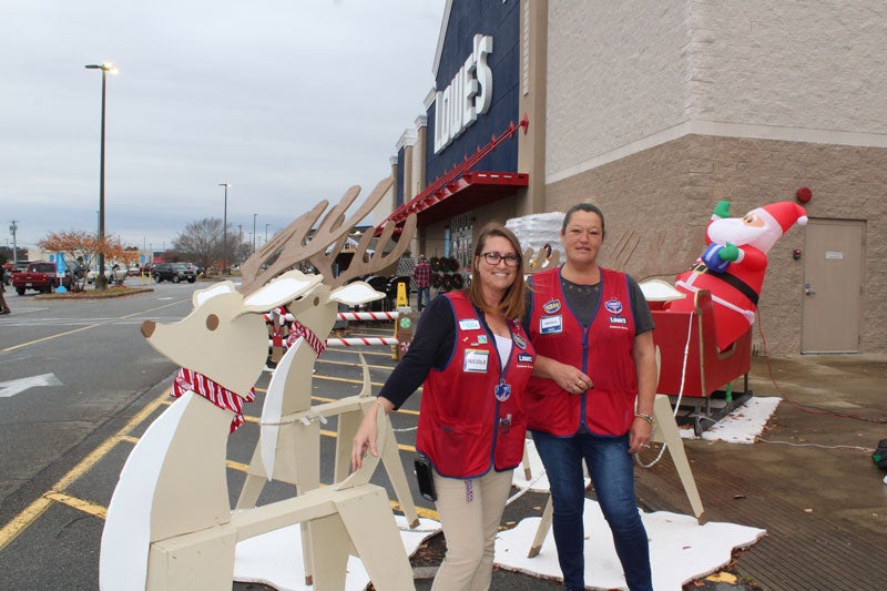 lowe's in franklin decorating contest